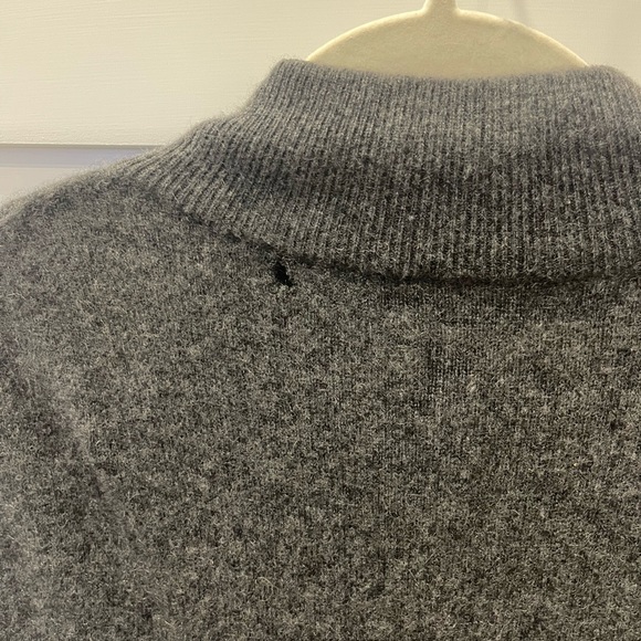 Men’s charcoal grey cashmere sweater. - Picture 2 of 3